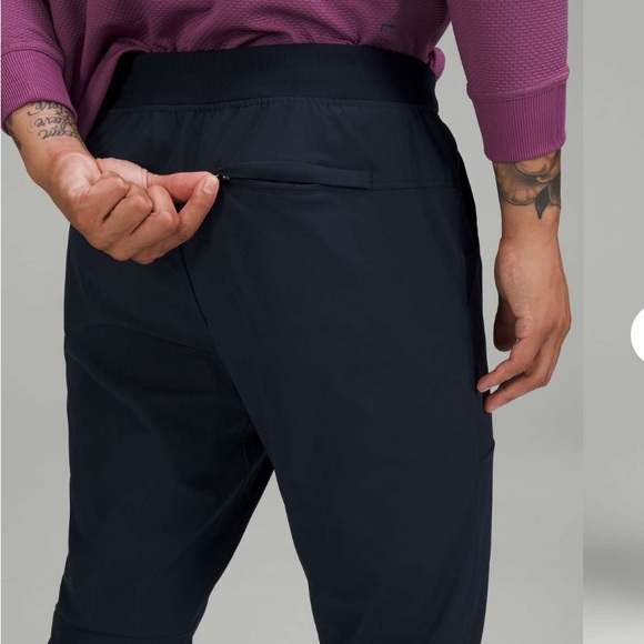 LULULEMON ~ Men’s ABC Warpstreme Joggers in True Navy Medium - Picture 2 of 16